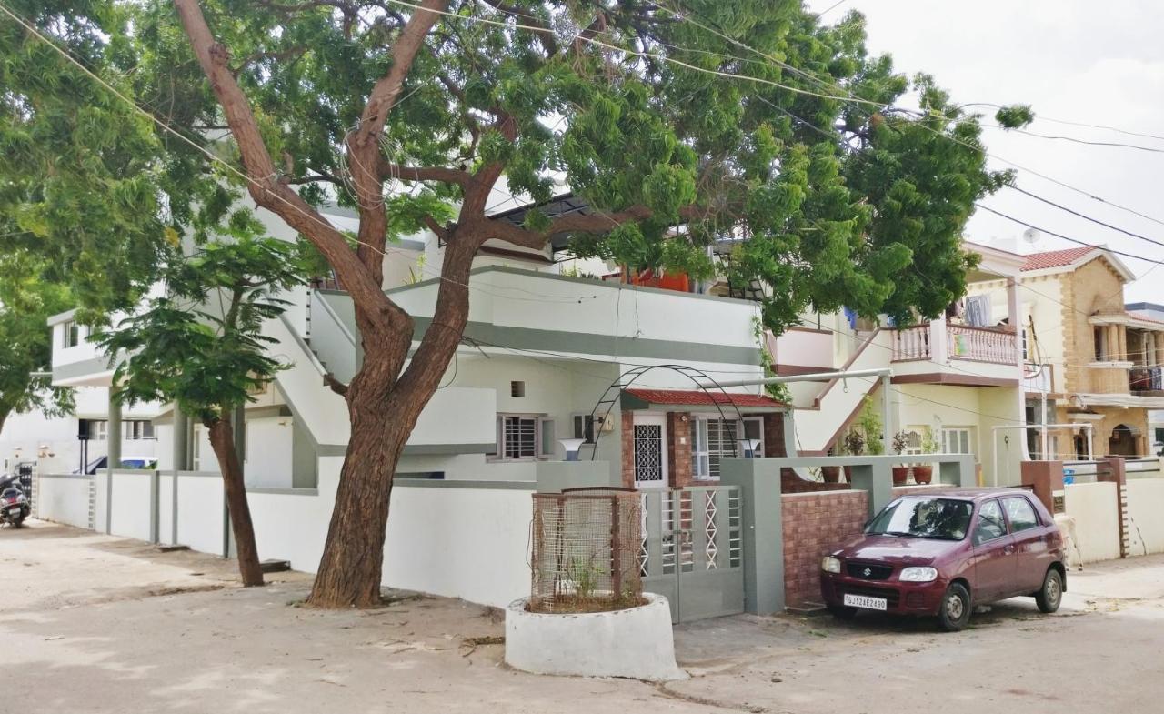 "Go Desert" Homestay Bhuj Luaran gambar